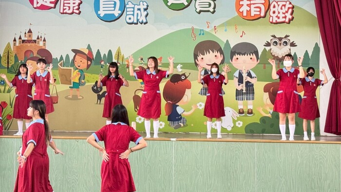 敏惠幼保科學生練習護眼操